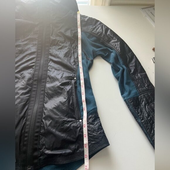 Lululemon Run Bundle Up Jacket Alberta Lake Size 4 - Picture 5 of 7